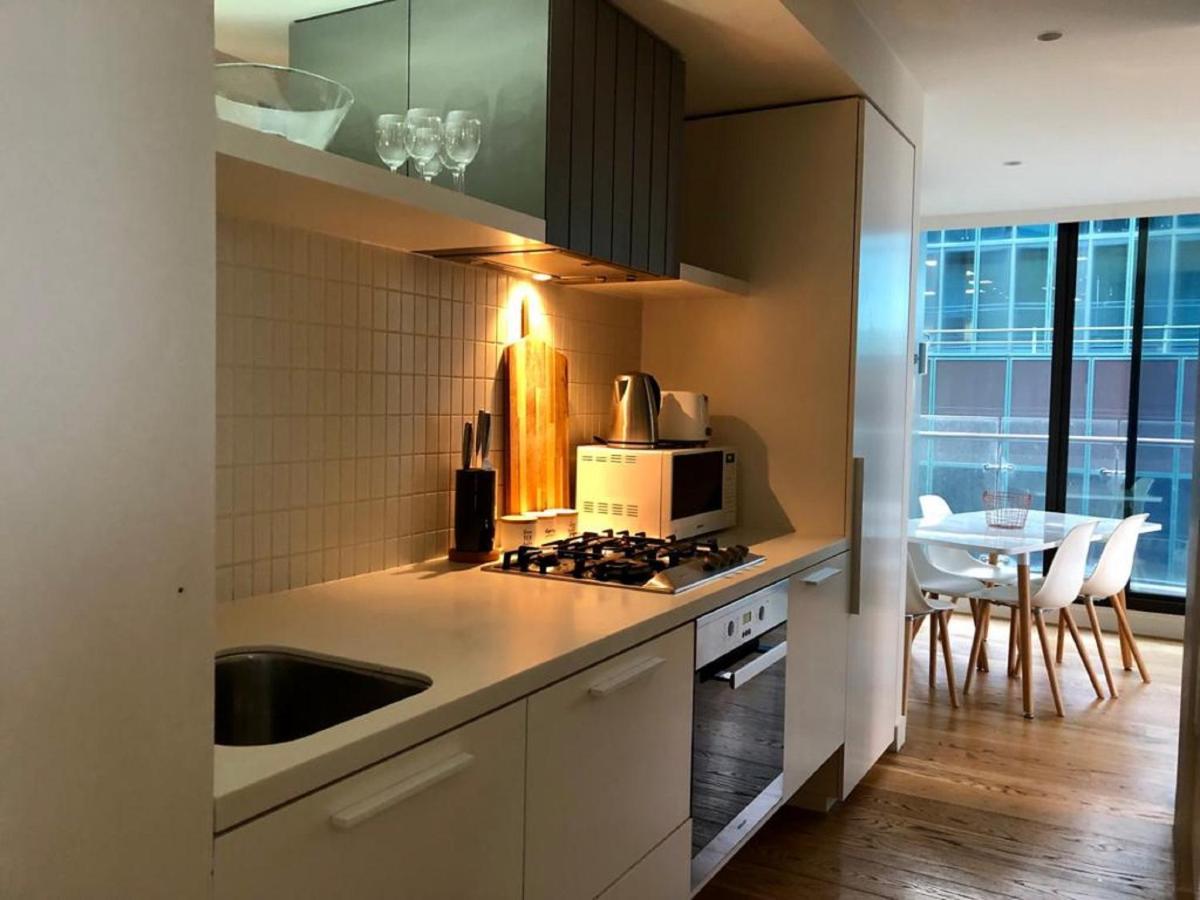 Readyset Apartments At Emerald เมลเบิร์น ภายนอก รูปภาพ